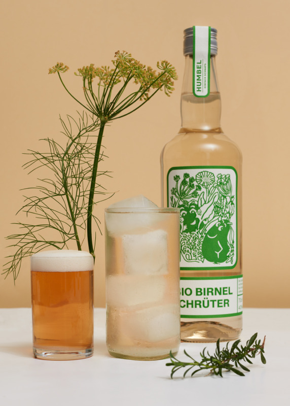 Der Vielfältige Bio Birnel Chrüter- Einfach Schnaps